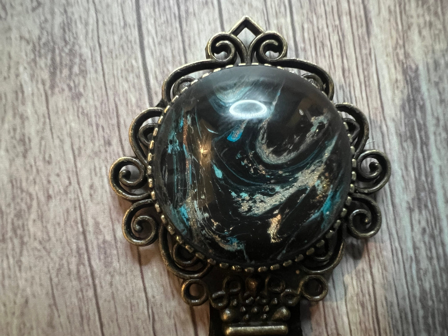 Handcrafted Bookmark with Acrylic Paint Skin Design - Unique Metal Bookmark for Book Lovers, Gift for Readers, Handmade Art Bookmark
