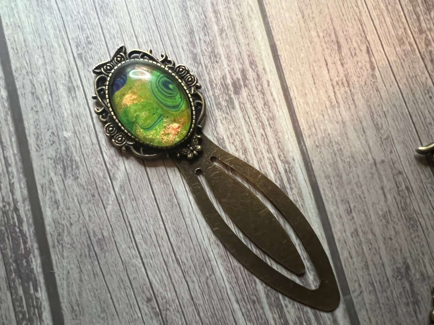 Handcrafted Bookmark with Acrylic Paint Skin Design - Unique Metal Bookmark for Book Lovers, Gift for Readers, Handmade Art Bookmark