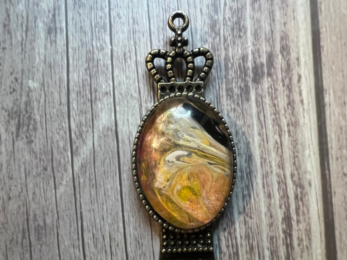 Handcrafted Bookmark with Acrylic Paint Skin Design - Unique Metal Bookmark for Book Lovers, Gift for Readers, Handmade Art Bookmark